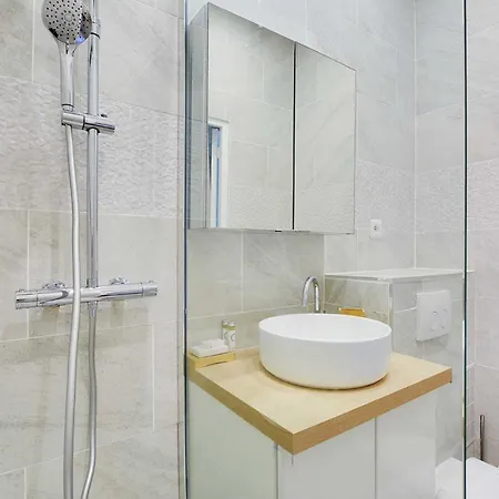 Lovely Parisian Retreat - Alexandre Dumas 2c * Paris